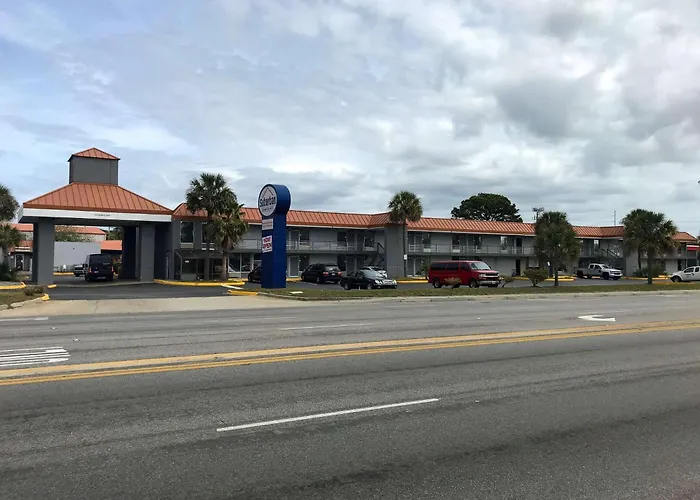 Suburban I-526 Motel 2*