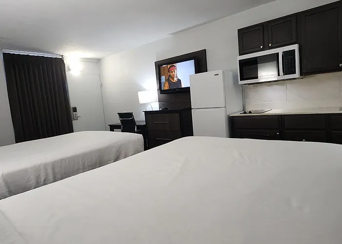 Suburban I-526 Motel 2*